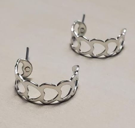 EC-E1859 Small Silver Heart Cutout Hoop Earrings