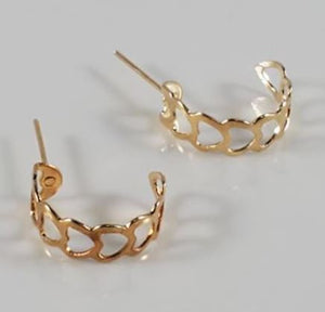 EC-E778 Small Gold Heart Cutout Hoop Earrings