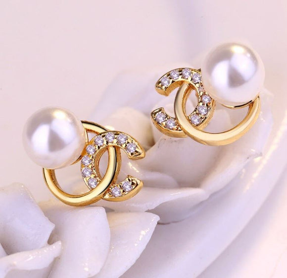 *EC228 Gold Rhinestone Letter C with Pearl Earrings