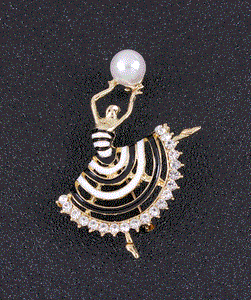 F19 Black & White Dancer With Pearl Pin